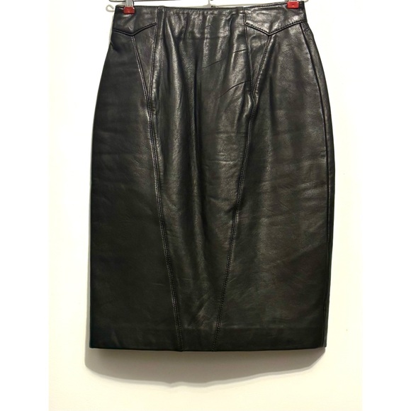 Black vintage ‘90s leather skirt, 24" length very soft comfy, Pelle Studio- 8 - Picture 1 of 8